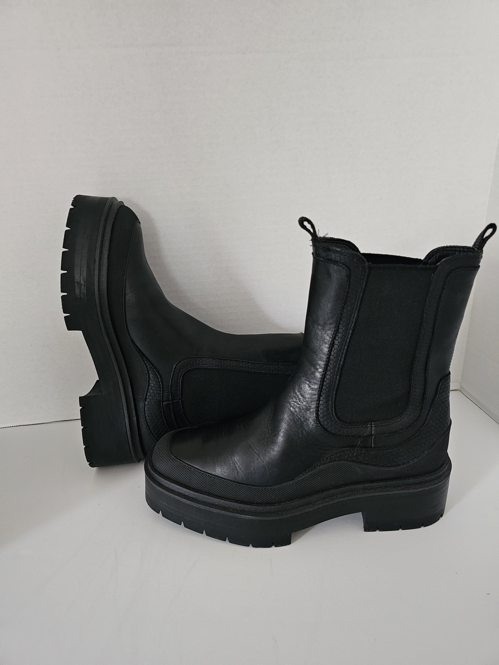 Sam Edelman Black Leather Platform Chelsea Booties - Picture 5 of 7